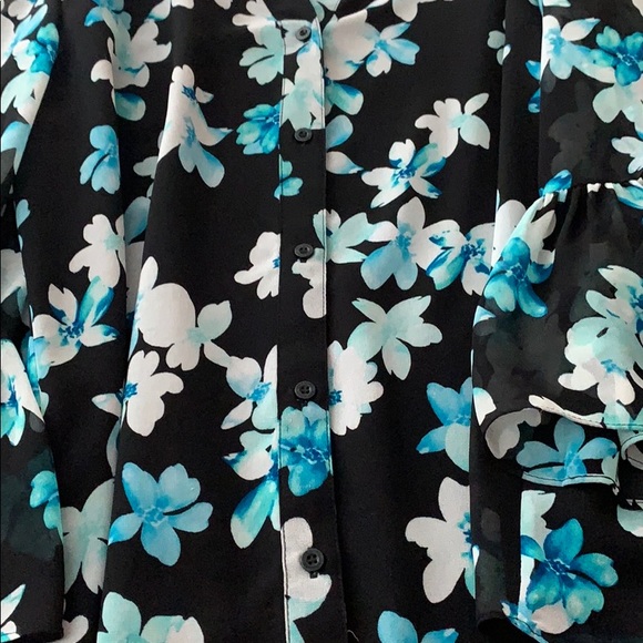 Blouse - Picture 2 of 3